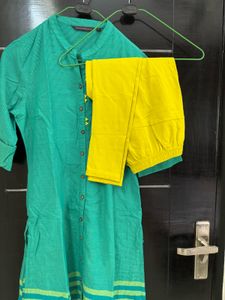 Beautiful Kurta set by pantaloons