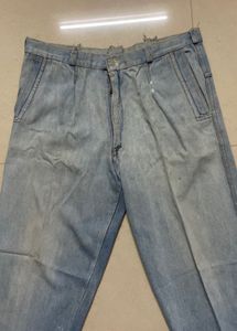 Vintage Light Wash Pleated Jeans