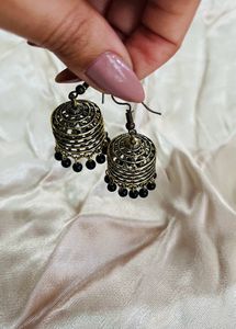 Jhumkis
