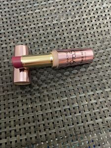 Lakme 9 To 5 Maroon Mix Shade