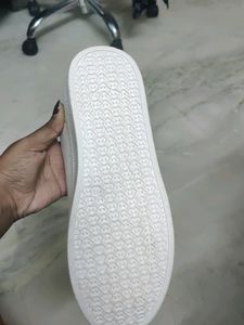 PRICE DROP Women&#39;s Sneaker Shoes White