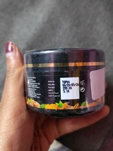 Turmeric &amp; Sandalwood De-Tan Face Pack