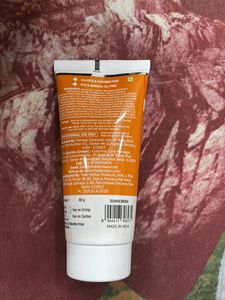 Derma Co Hyaluronic Sunscreen Gel