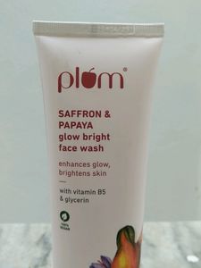 Plum Saffron &amp; Papaya Face Wash