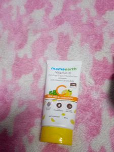 this is mamaearth, vitamin c, oli free face moistu