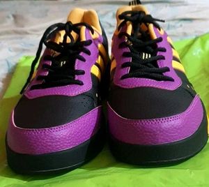 Adidas Sneakers