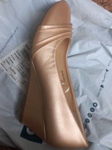 Elegant Gold Ballet Flats