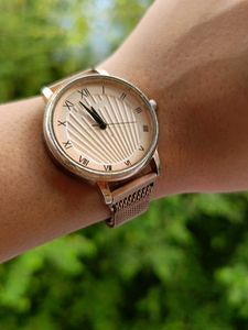 Elegant Rose Gold Mesh Watch