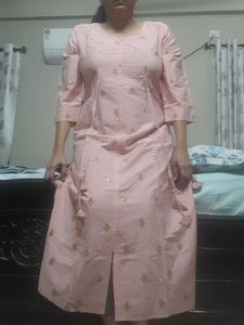Elegant Pink Embroidered Kurta
