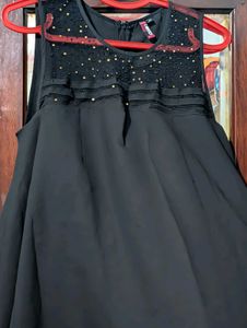 Black Sleeveless Dress