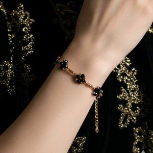 Pintresty Beaded Clover Bracelet 🖤