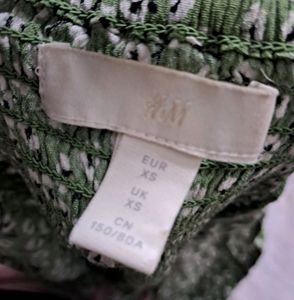 H&amp;M Floral Green Crop Top