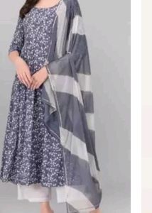 Women Crepe Kurta and Dupatta Set