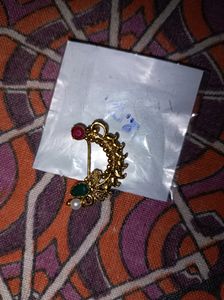 4 Silver Metal Nose Pin And 1 Golden Nose Pin (Maharashtrian)