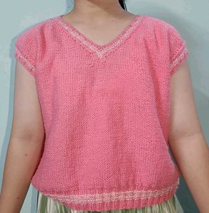 V–neck sleeveless pullover