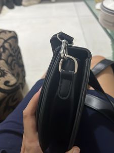 Black Slingbag - Women
