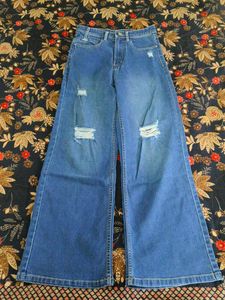 Distressed Wide Leg Jeans