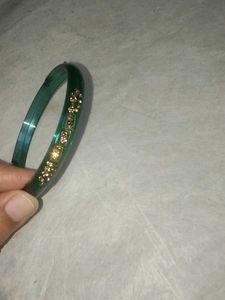 Green Rama Colour Studs, Glass Bangle