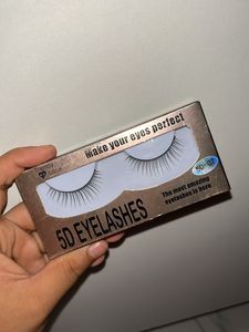 eyelashes