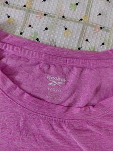 Reebok T-shirt