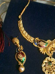 Golden Peaceful Beautiful Necklace And Earrings