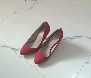 Trendy Heels 👠 Buy It U Won&#39;t Regret