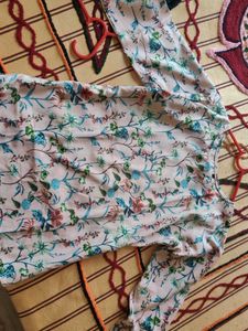 Floral Print 3/4 Sleeve Top