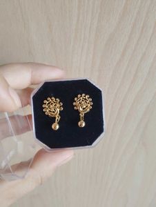 PEACOCK STYLE GOLDEN EARRINGS 😍