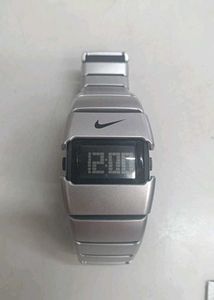 brand new nike watch (digital)