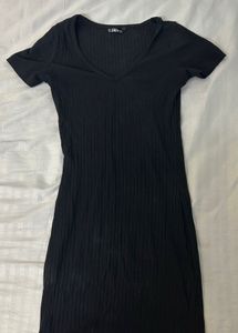 Black bodycon dress