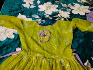 Girl&#39;s Ethnic Dress