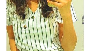 Striped V-neck Crop Top