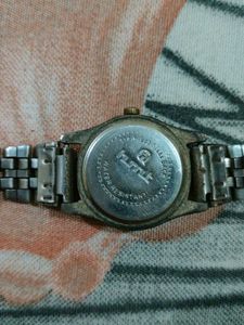 Elegant Men , Women Watch