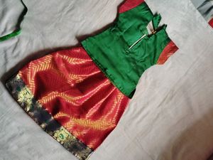 Girl&#39;s Indian Dress - Pattu Langa