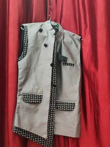 Sleeveless Ethnic Jacket