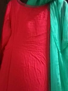 Elegant UsedRaniPinkEmbroidered KurtaSet WithChudi