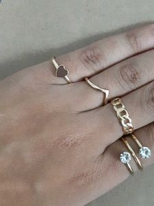 FANCY RING SET OF 4