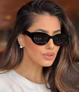 Chic Brown Sunglasses - A New One 😎