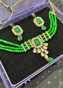 Green Necklace Set( BRAND NEW )