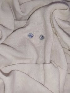 ✨ Crystal Radiance Stud Earrings ✨