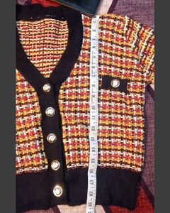 Retro Checkered Cropped Cardigan..