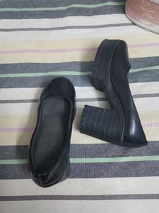 Black Solid Heel Sho