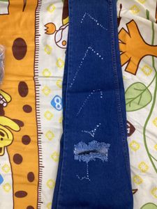 Shein Ankle length splatter detail knee slit jeans