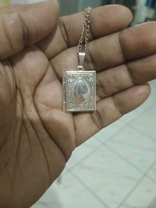 BOOK LOCKET With AntiTarnish Stainless Steel Chain