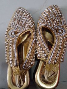 Embroidered Golden Khusa Shoes