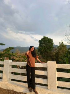 Selling: Brown oversized t-shirt – comfy, stylish