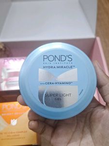 Pond&#39;s Bright Beauty Skincare Kit