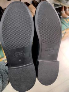 Zara Black Leather Chelsea Boots(Size7,8,9)