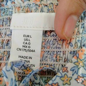 H&amp;M Small Flower Design Top