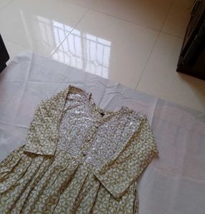 Nayara Cut Kurti